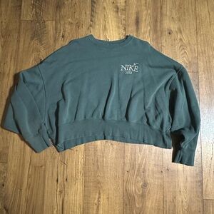 Nike Women's Cropped Crewneck Sweatshirt - Forest Green